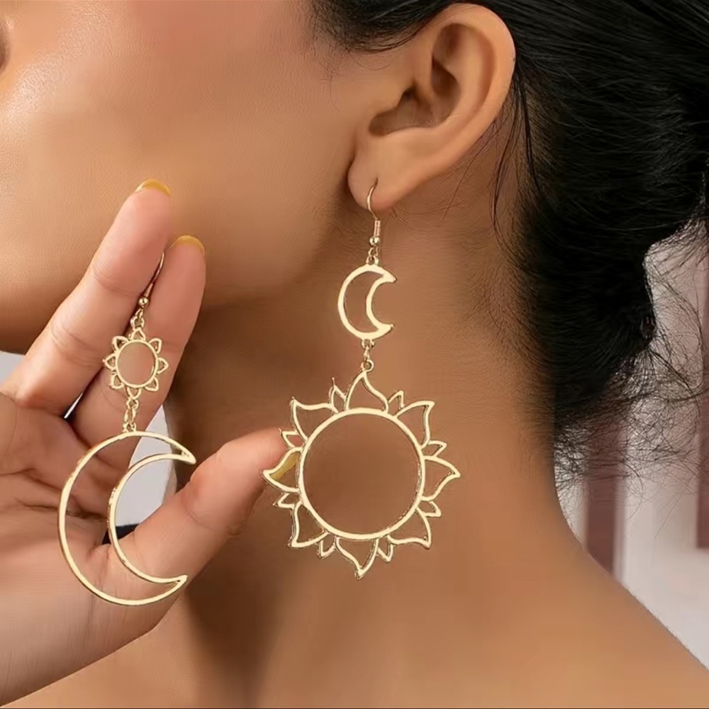 Asymmetrical Star Moon Gold 18k Plated Earrings